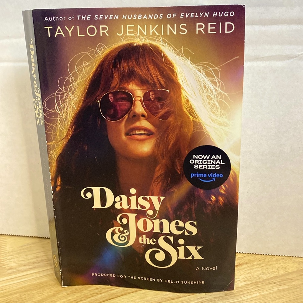 Daisy Jones & The Six A Novel Book By Taylor Jenkins Reid Used